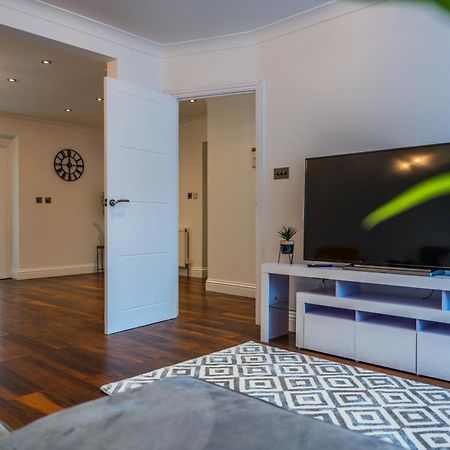 Modern Spacious 4 Bed Hayes Home With Free Parking Exterior photo