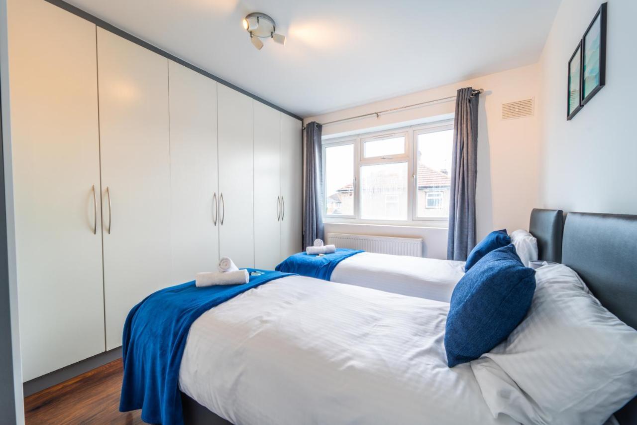 Modern Spacious 4 Bed Hayes Home With Free Parking Exterior photo