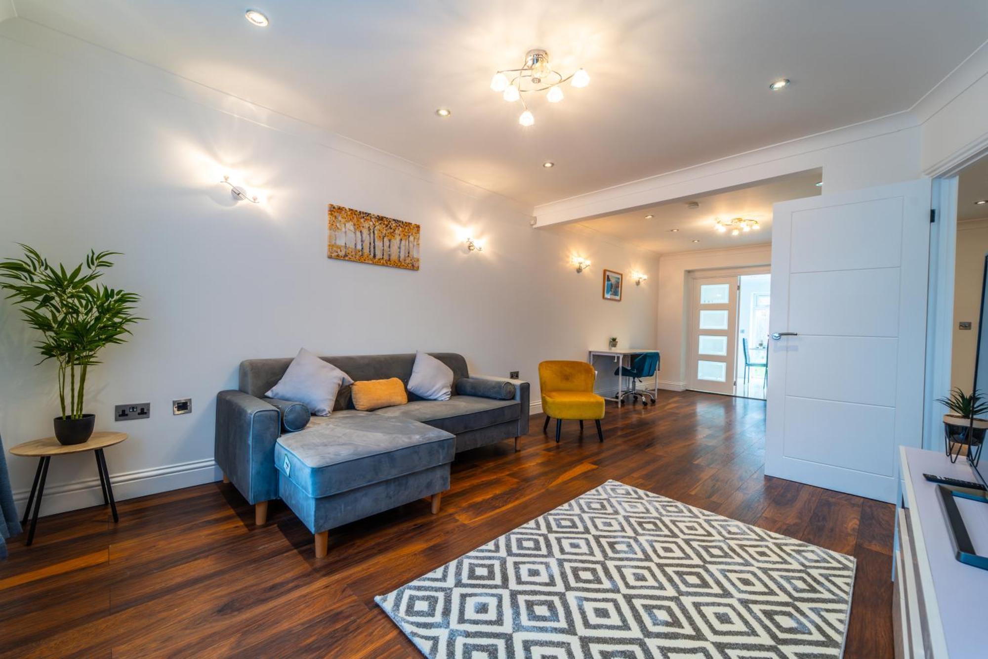 Modern Spacious 4 Bed Hayes Home With Free Parking Exterior photo